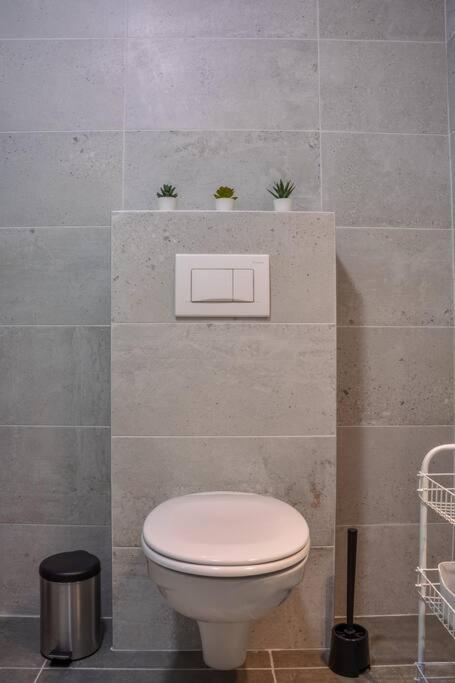 Ema apartment / quiet lovely and cozy - image 6