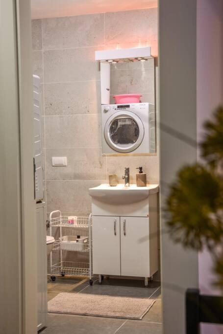 Ema apartment / quiet lovely and cozy - image 4