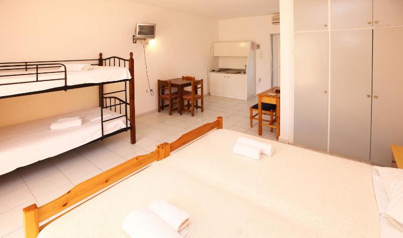 Studio (3 Adults) image 2