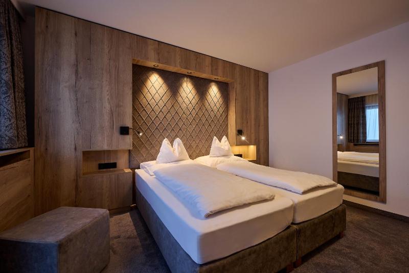 Double Room image 1
