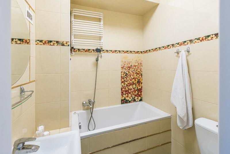 Double Room with Balcony image 3