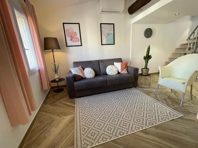 Nice Renting - MASSENA - LOFT - HEART of VIEIL ANTIBES - THE MARKET WITH SEA VIEW - image 33