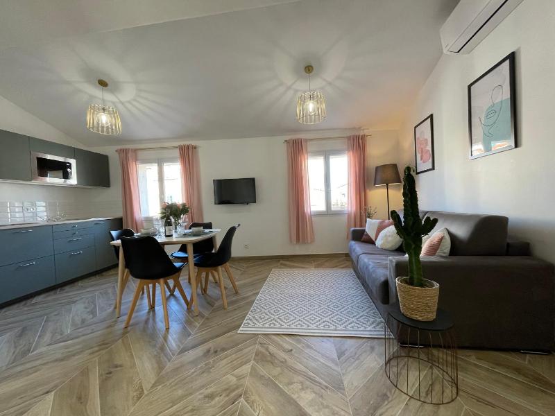 Nice Renting - MASSENA - LOFT - HEART of VIEIL ANTIBES - THE MARKET WITH SEA VIEW - image 21