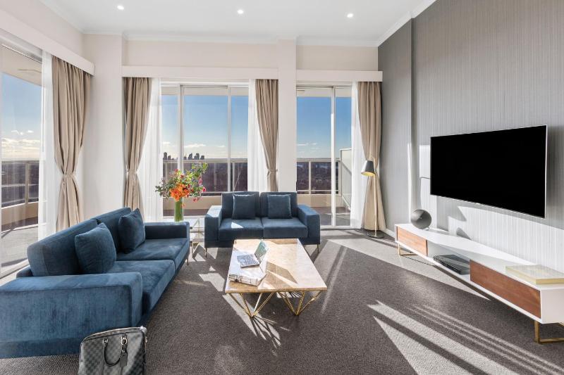 Three-Bedroom Cityside Penthouse image 4