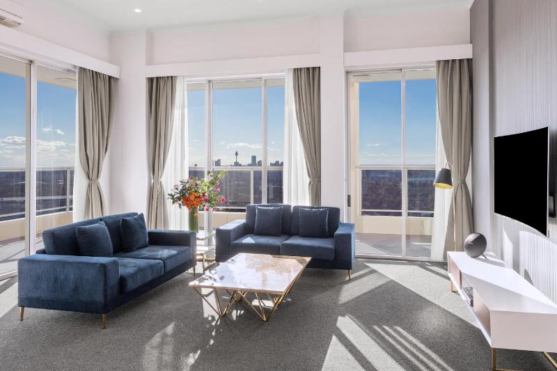 Three-Bedroom Cityside Penthouse image 1