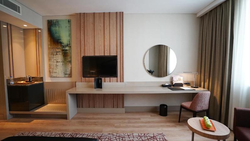 Premium Queen Room image 4