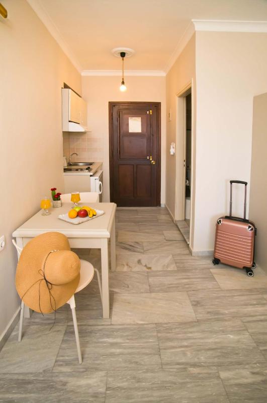 Family Apartment with Side Sea View image 3