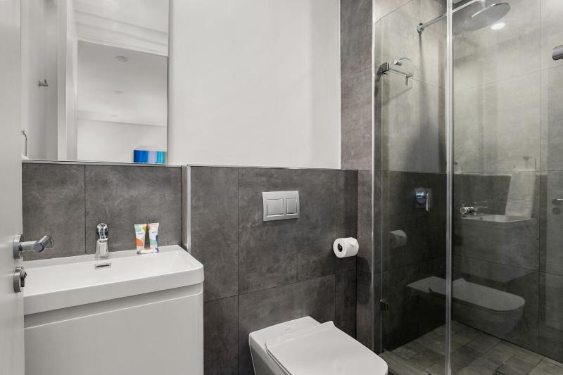 Illovo Central Apartments - image 5