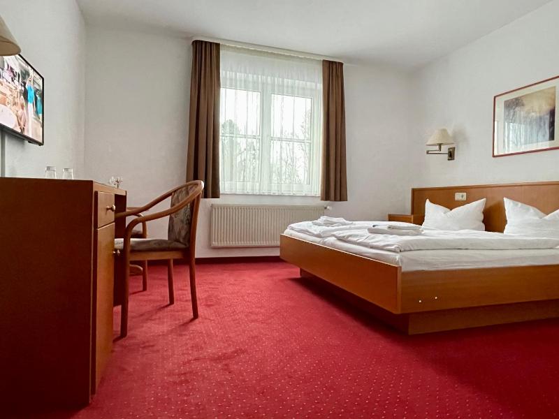 Double Room image 4