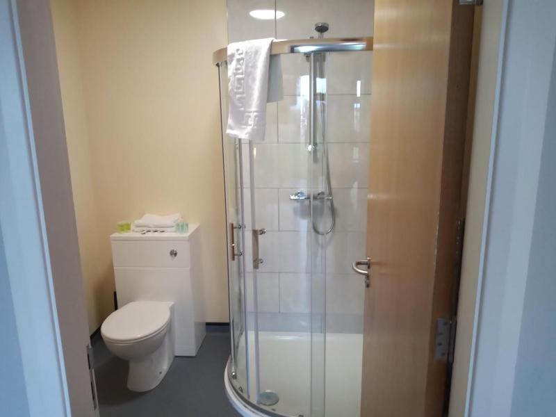 Quadruple Room image 3