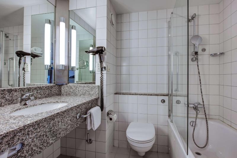 Standard Room image 3