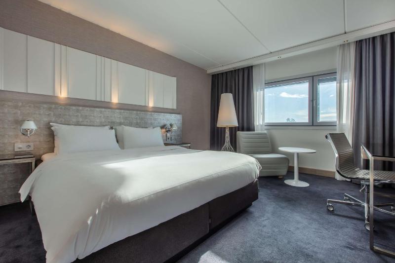 Standard Room image 4