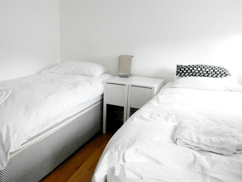 Double Room with Shared Bathroom image 1