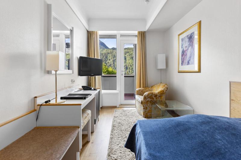 Superior Single room with Balcony and Fjord View image 1