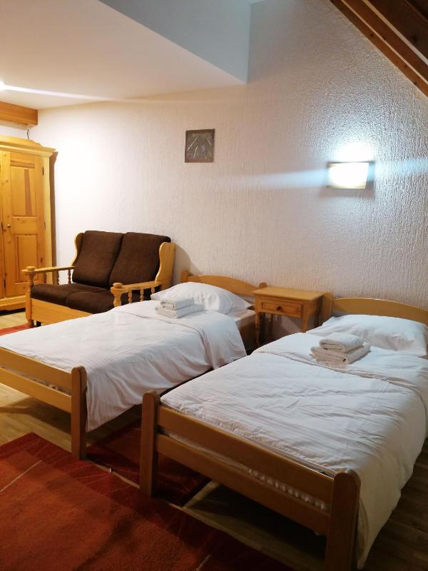 One-Bedroom Apartment image 2