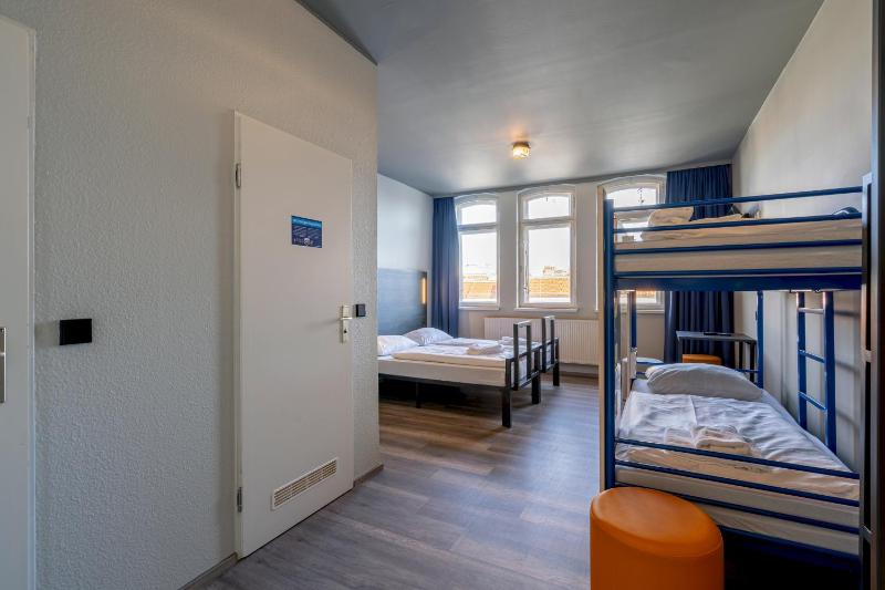 Quadruple Room image 3