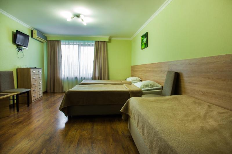 Standard Triple Room image 1