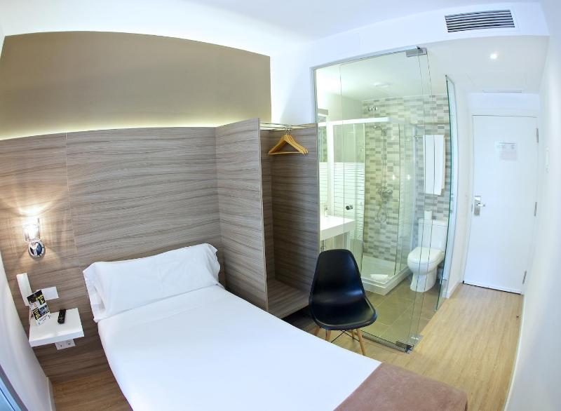 Deluxe Single Room image 3