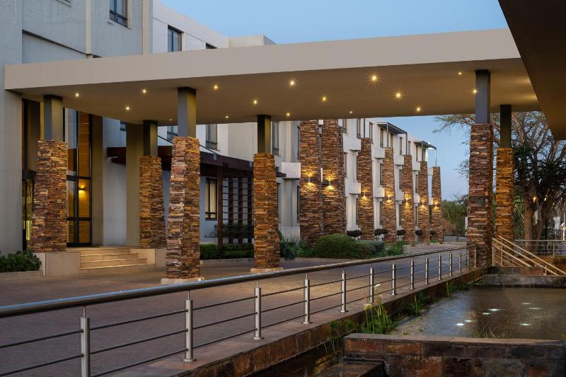 Premier Hotel Midrand - image 1