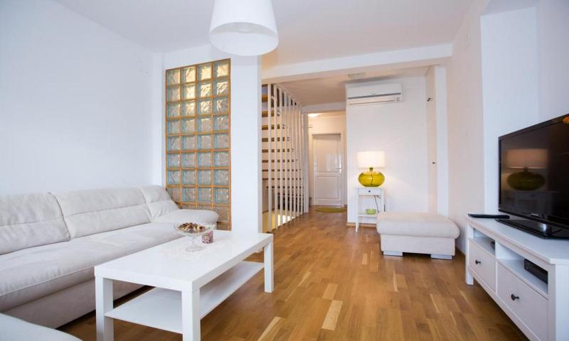 Triplex Two Bedroom Apartment with Balcony and Sea View image 2