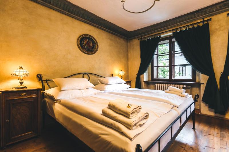 Deluxe Double Room image 3