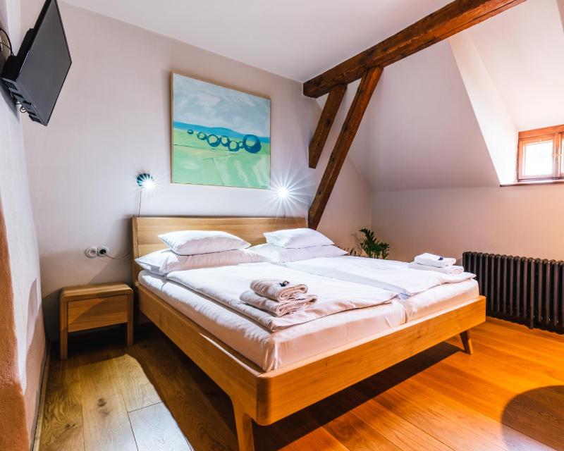 Standard Double Room image 2