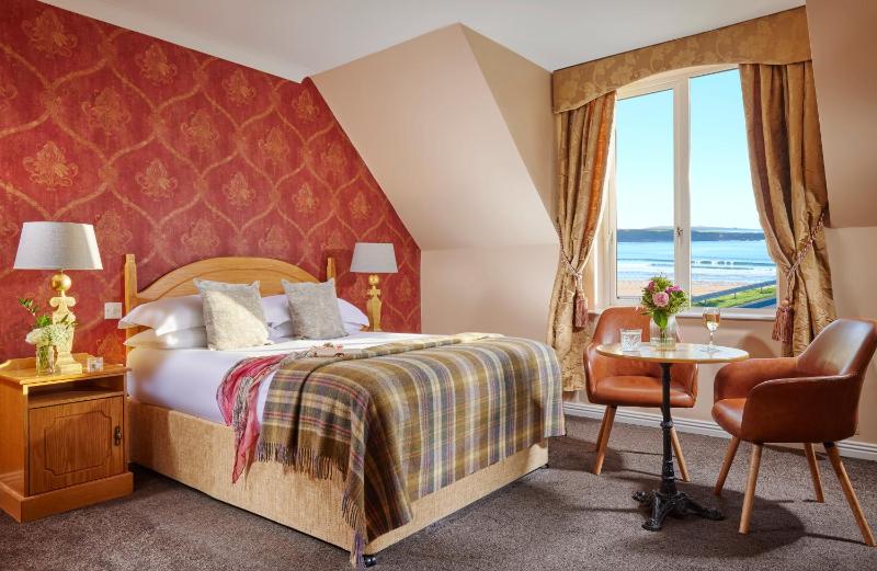 Double Room image 4