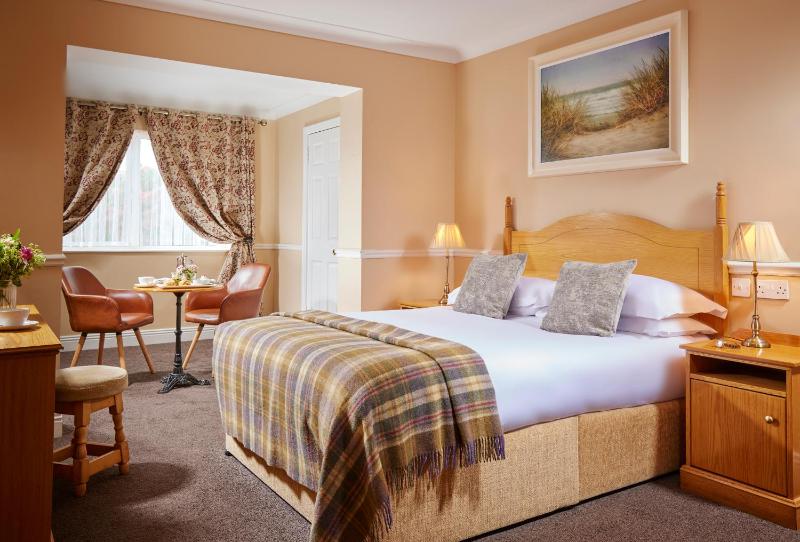 Double Room image 3