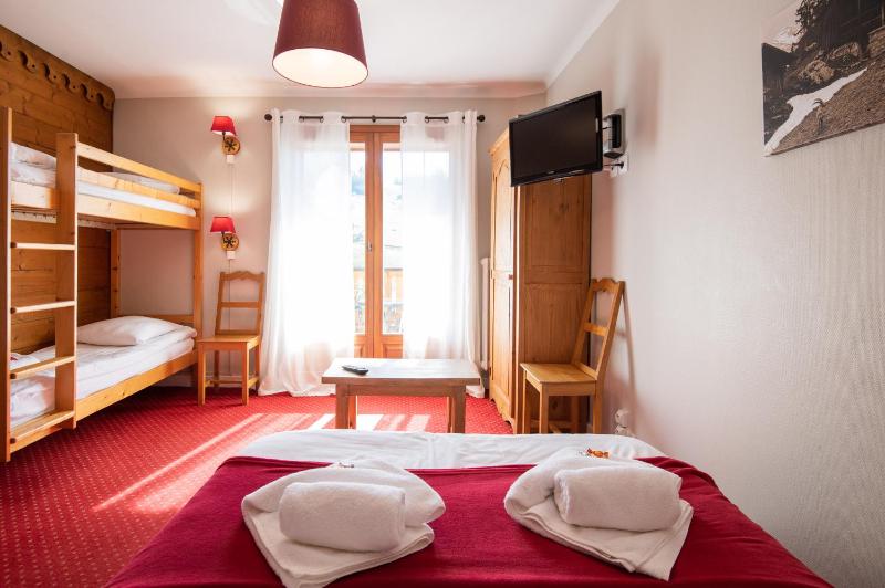 Quadruple Room image 3