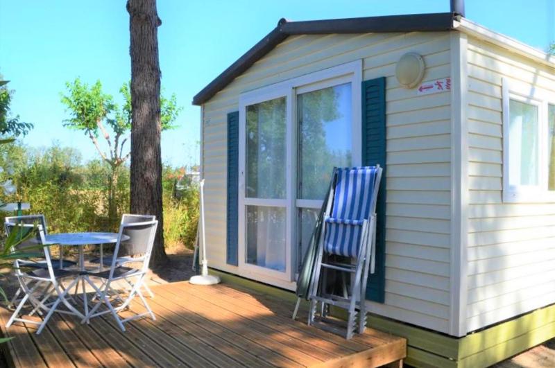 Mobile Home (2 Adults) image 4