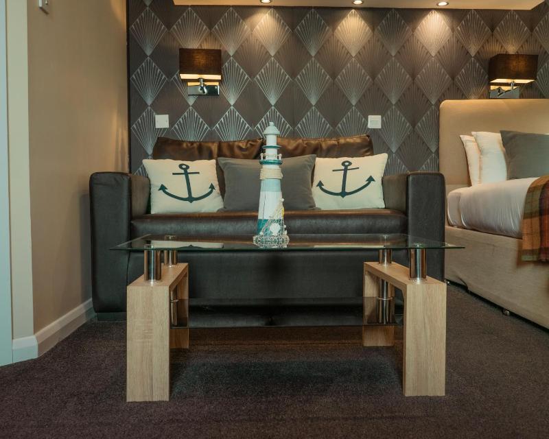 Family Room with Sea View image 4