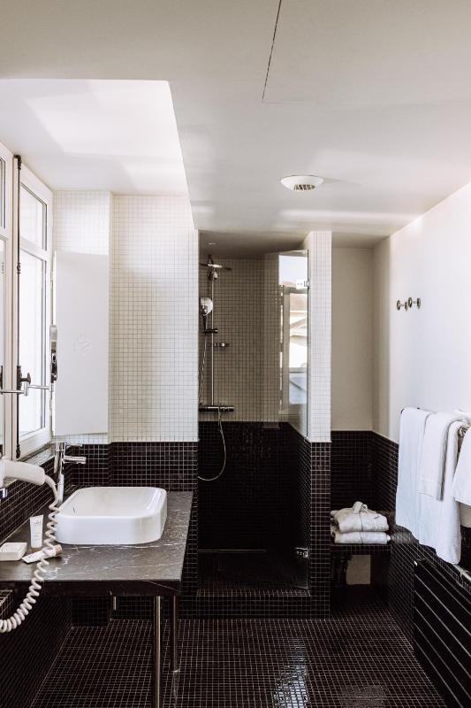King Suite image 3
