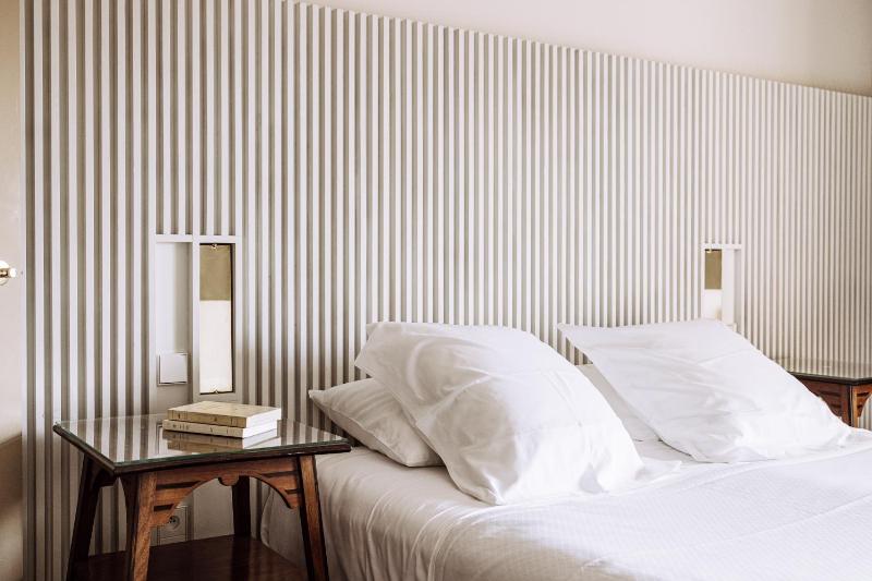Deluxe King Suite image 3