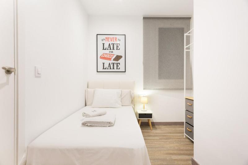 The White Flats Les Corts - image 14