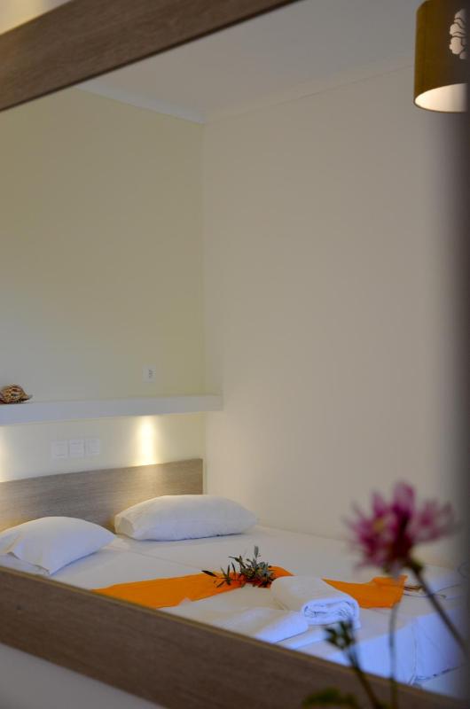 Deluxe Double Room (2 Adults + 1 Child) image 2