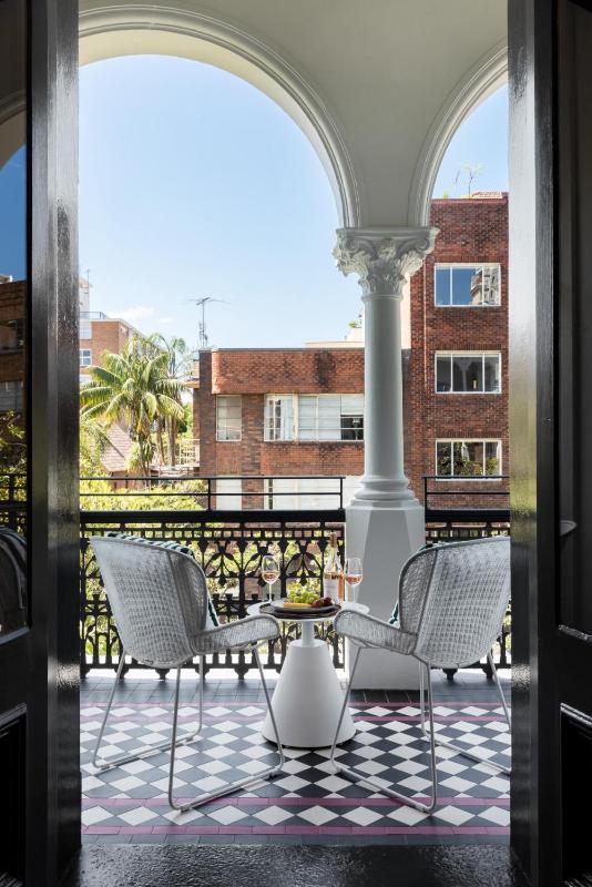 King Room with Balcony image 1