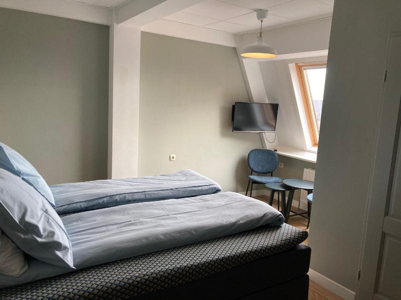 Standard Double Room image 2