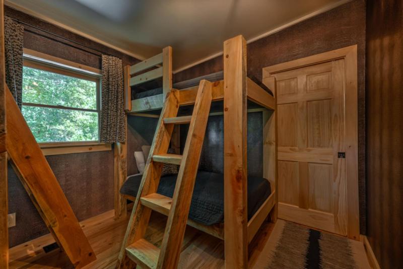 Carpe Diem - Dog Friendly | Mountain Views | Fun Game Room | Hot Tub - image 21