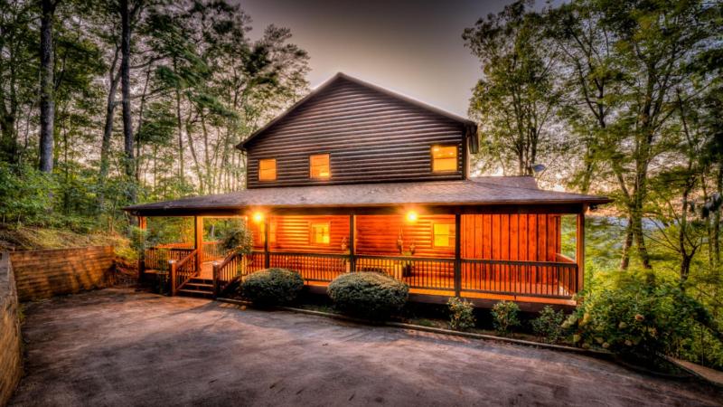 Carpe Diem - Dog Friendly | Mountain Views | Fun Game Room | Hot Tub - image 4