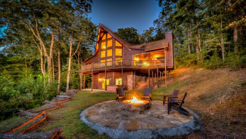 Carpe Diem - Dog Friendly | Mountain Views | Fun Game Room | Hot Tub - image 1