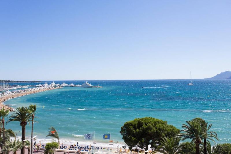 On la Croisette fabulous sea view 1 bed - image 2