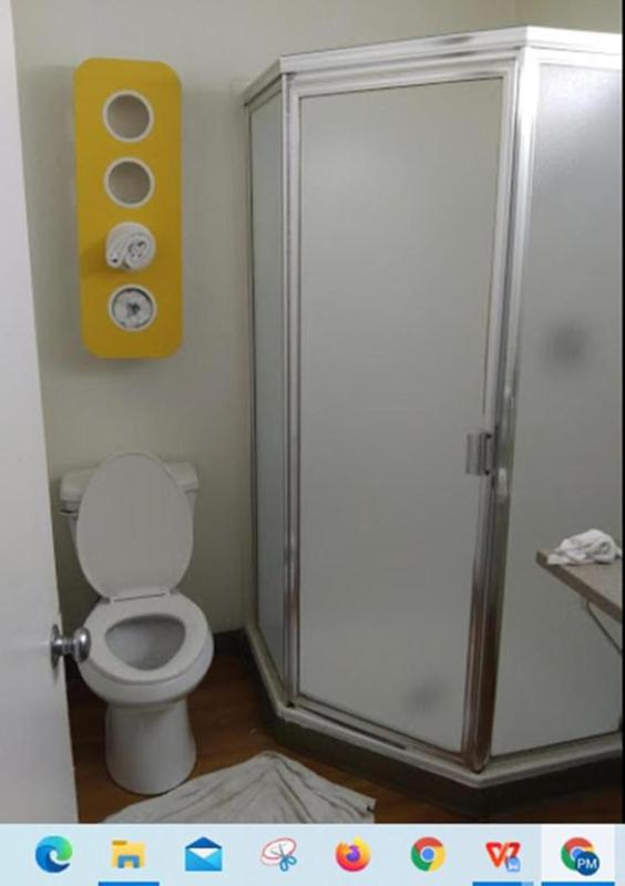 King Room - Non-Smoking image 4