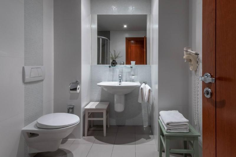 Standard Double Room image 2