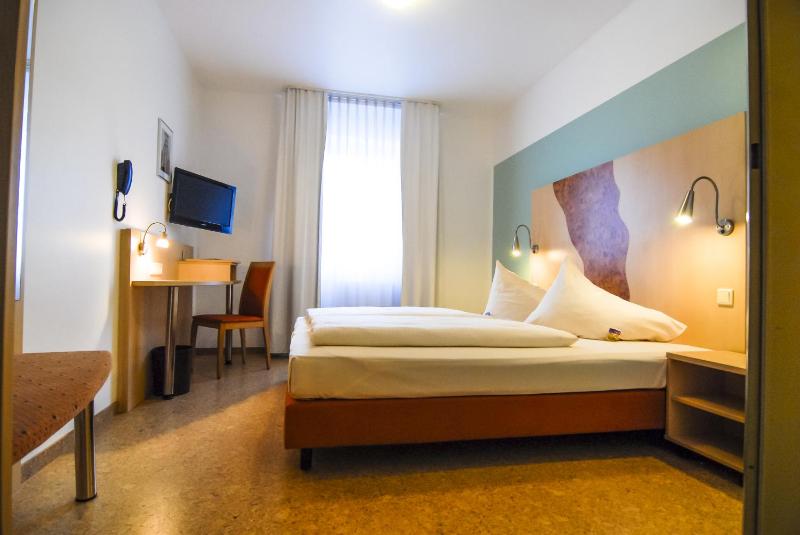 Superior Double or Twin Room image 3