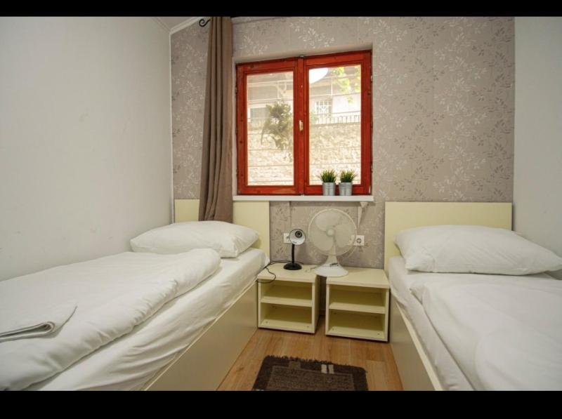 Standard Twin Room image 1