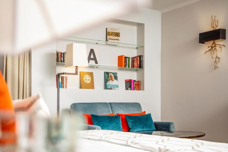Family Room image 1