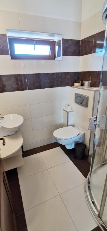 Deluxe Single Room with French Bed image 2