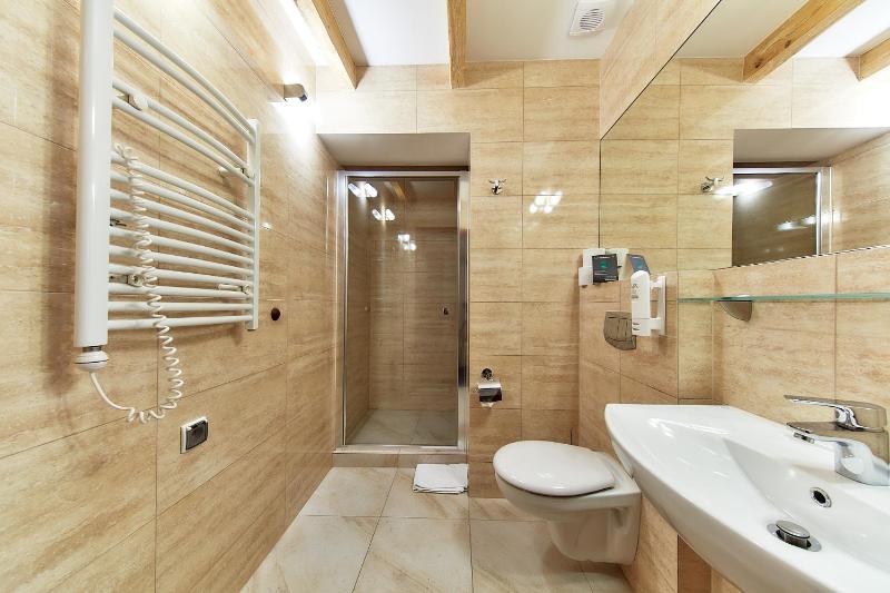 Double Room image 3