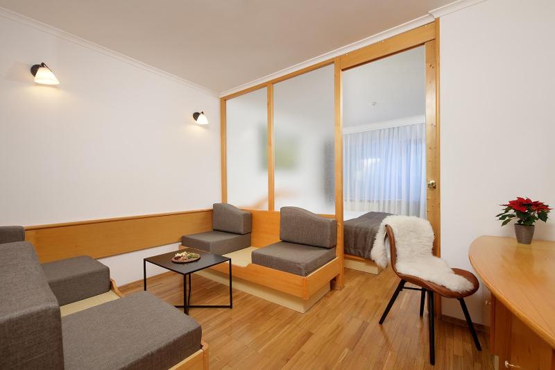 Family Room (2 Adults + 2 Children) image 4