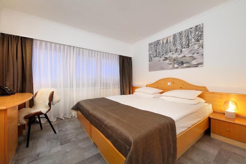 Double Room image 3